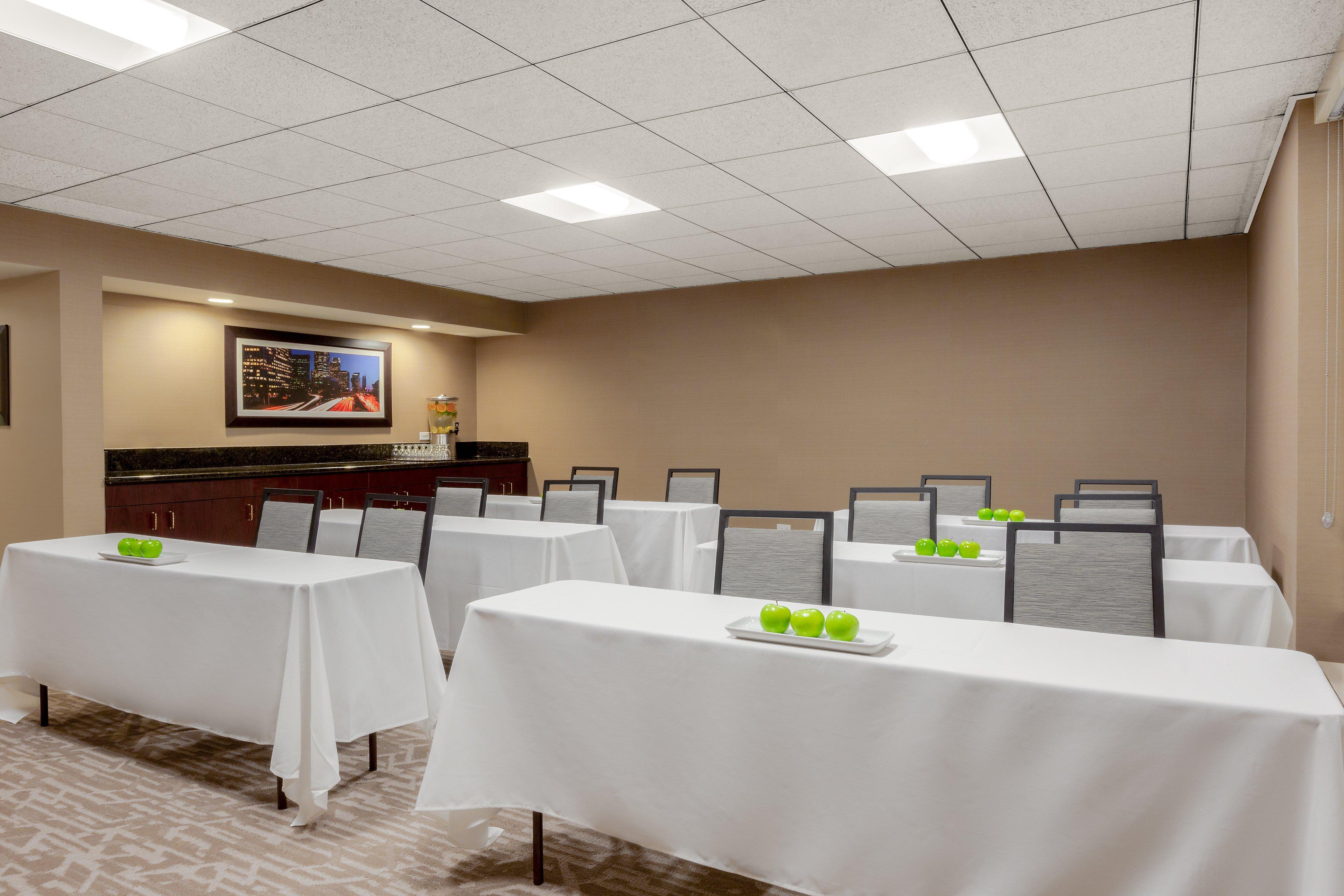 Holiday Inn La Mirada Buena Park By Ihg Eksteriør billede